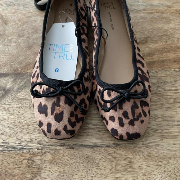 NEW Size 6 Leopard Pattern Ballet Flats-Shoes - Picture 3 of 6